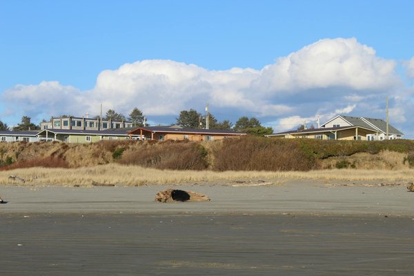 How is technology revolutionizing the UK tourism sector?